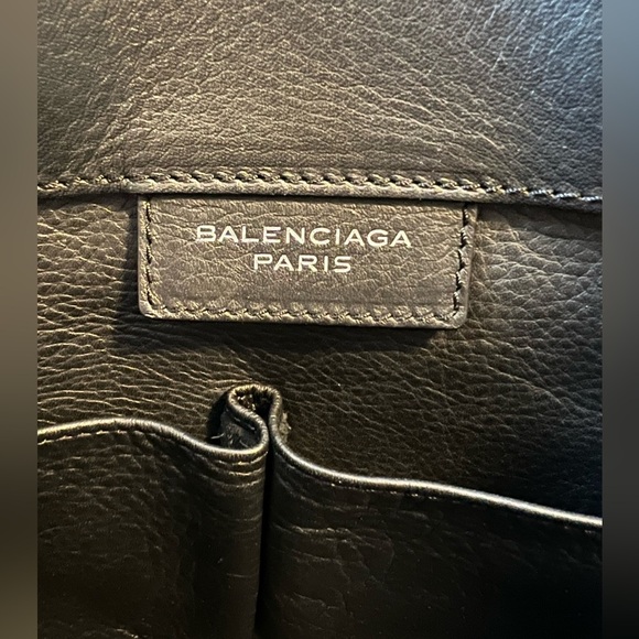 Balenciaga A5 Zip Around Tote - Picture 5 of 12